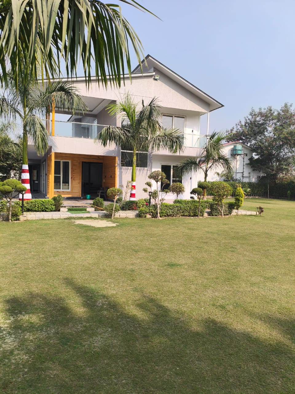 Dubai Farms farmhouse in Noida
