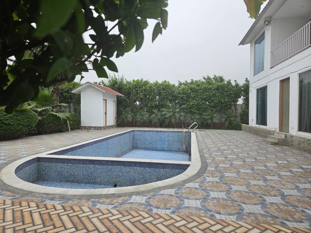 Manasvi Farms open lawn view